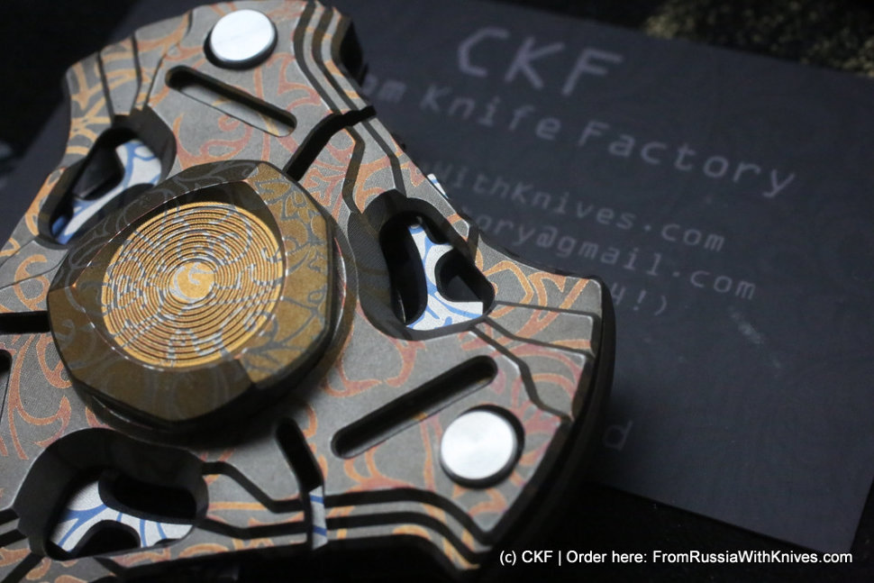 One-off CKF Pepyakka 3K fidget spinner puzzle