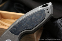 DISCONTINUED - PeaceDuke (M390, Ti, blue shred CF)